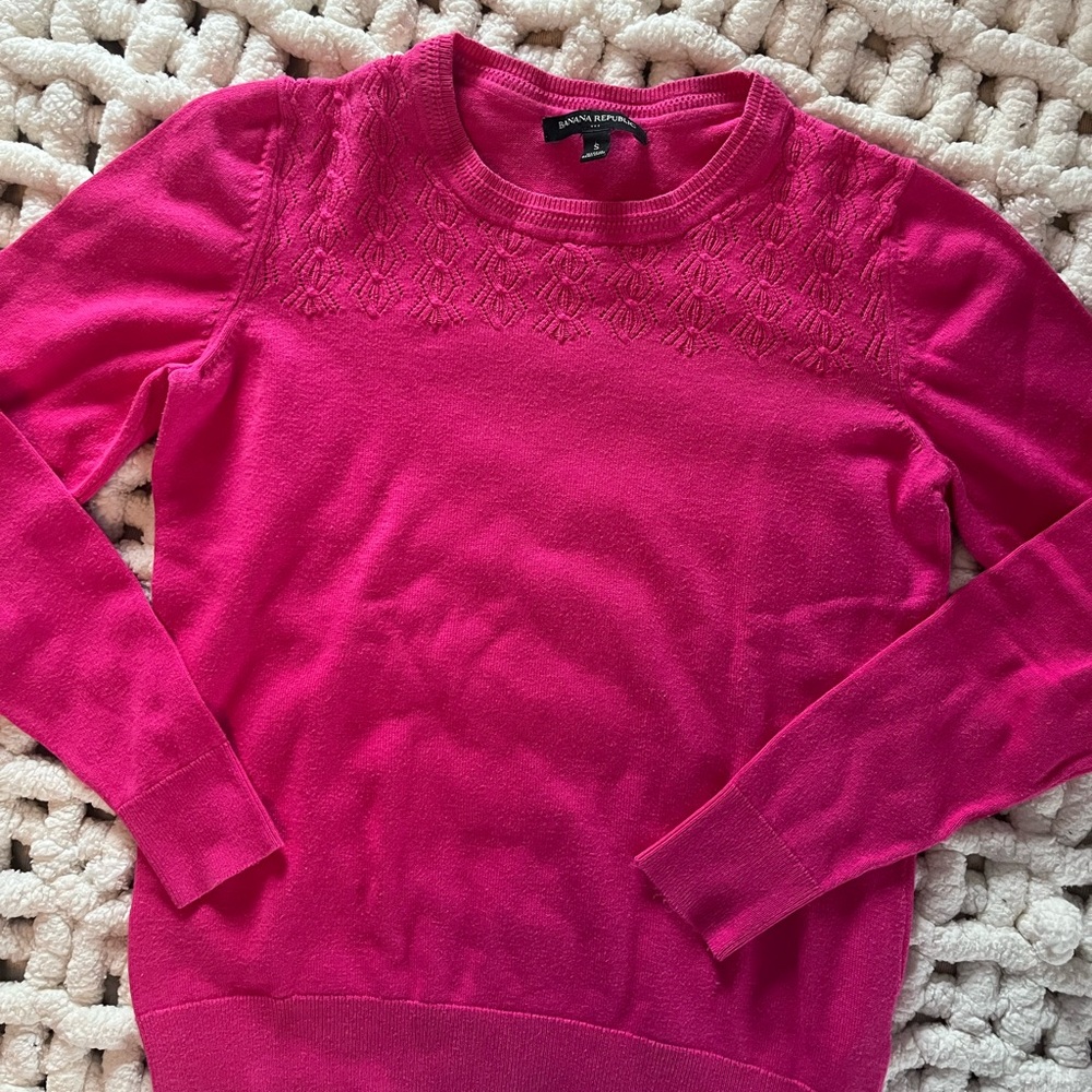 Banana Republic Fuchsia Crew Neck Sweater